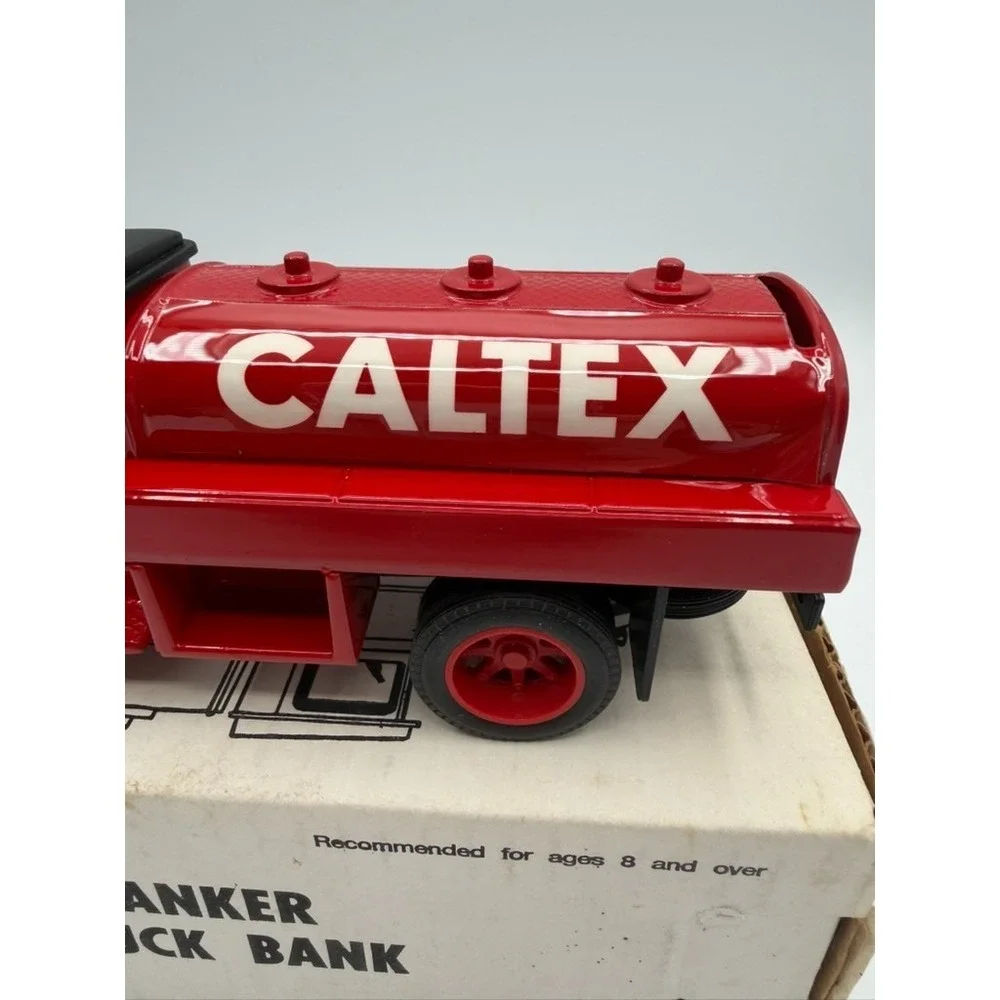 American Classics ERTL Caltex 1930's Tanker Truck Coin Bank Lock+Key GB-4086 RED